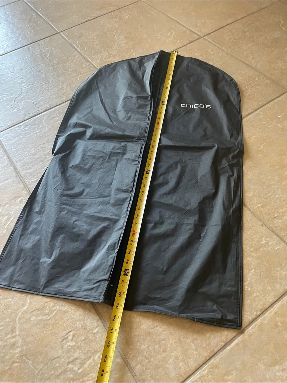 🖤5/$25 Chicos black garment bag